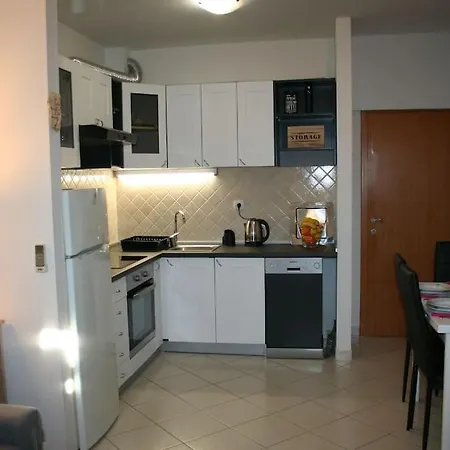 Apartment Comfortable With The Balcony Near Center Trogir