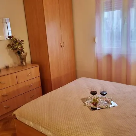 Apartment Comfortable With The Balcony Near Center *