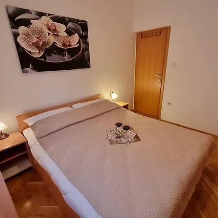 Apartment Comfortable With The Balcony Near Center *