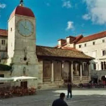 Apartment Comfortable With The Balcony Near Center Trogir